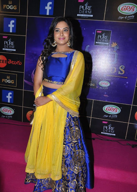 Television Actress Hari Teja In Blue Dress At Zee Telugu Apsara Awards 3